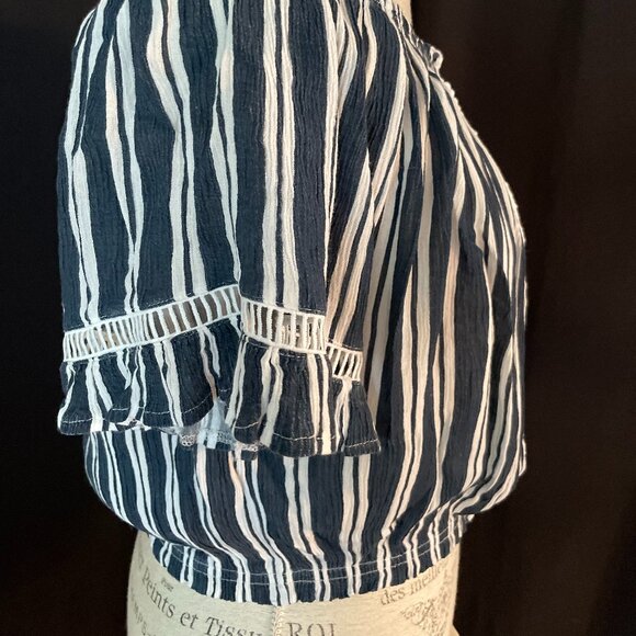 Ocean Drive Coquette Crop Top: Size M - Picture 10 of 13